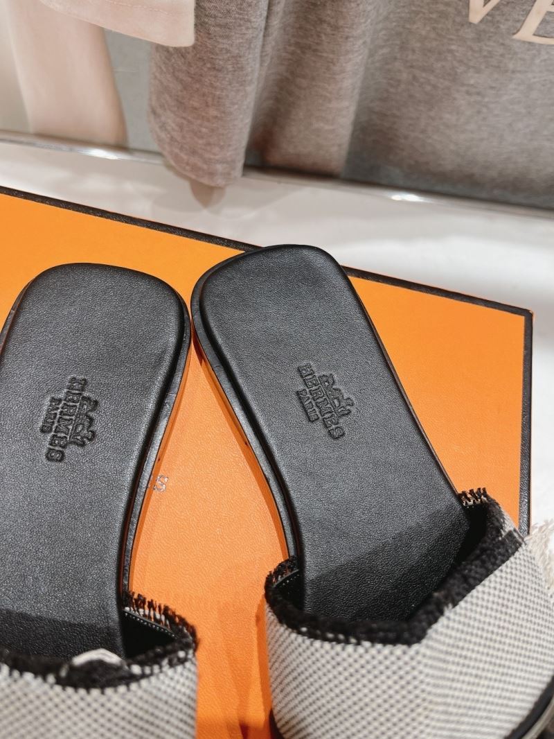 Louis Vuitton Slippers